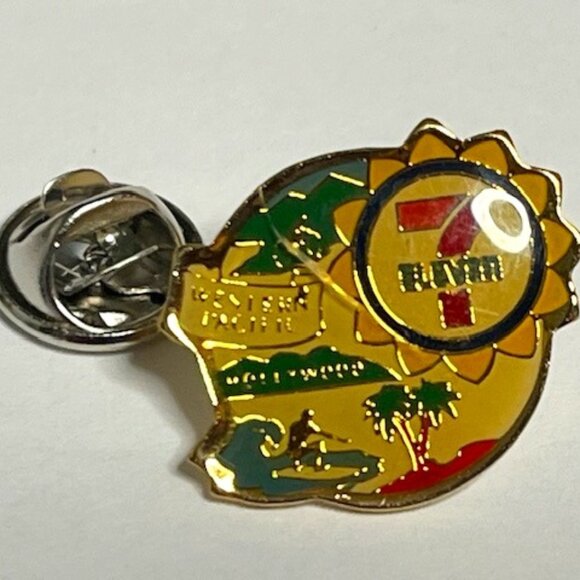 VTG 7 Eleven Western Pacific Hollywood Lapel Vest Hat Recognition Pin .75" RARE - Picture 2 of 13